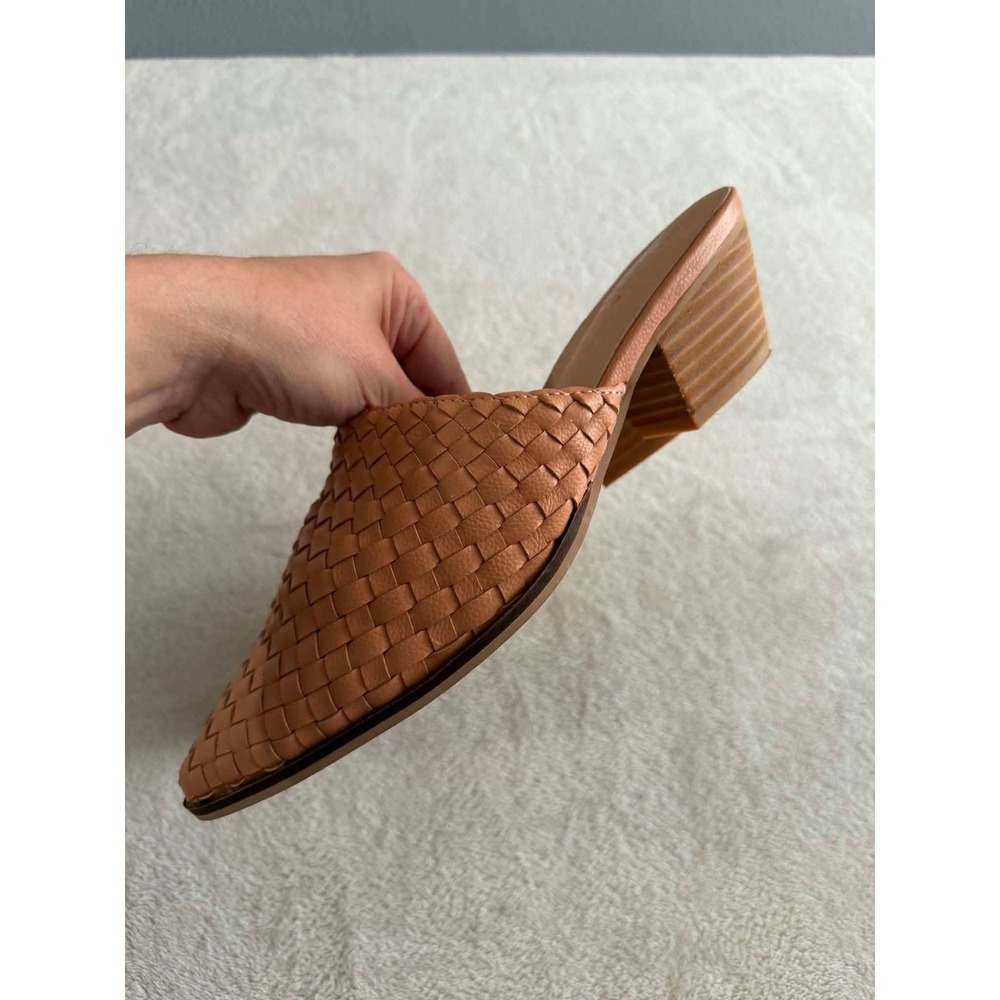 Mi.iM Womens 8 Tan Woven Leather Mules Pointed Toe Stacked Block Heel Boho - Picture 3 of 9